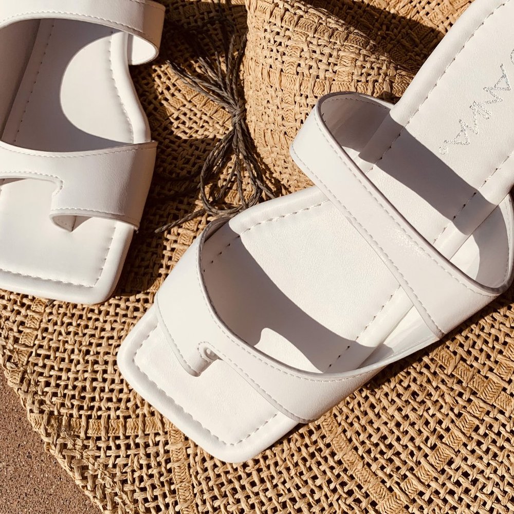 NEW🔥 Square Open Toe Slides Flat Sandals Toe Ring - Picture 5 of 6